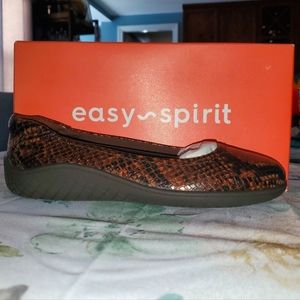 Size 6 Easy Spirit Gabbie3 brown snake